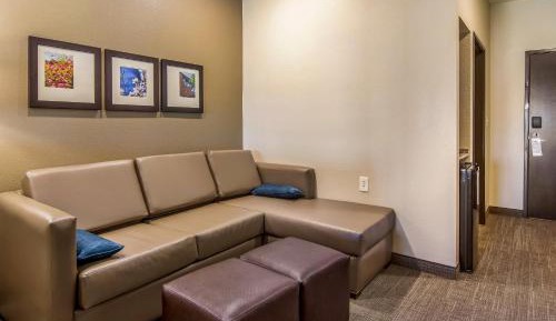 Queen Suite with Two Queen Beds - Non-Smoking