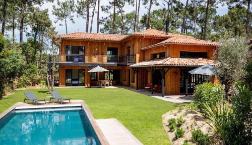 Seven-Bedroom Villa