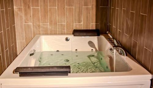 Double Room with Spa Bath