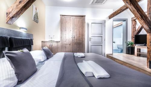 Double Room with Bathtub