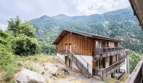 Superior One-Bedroom Apartment with Balcony