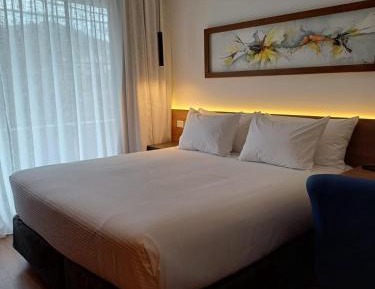 Standard King Room - Non-Smoking