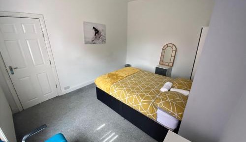 Double Room with Shared Bathroom