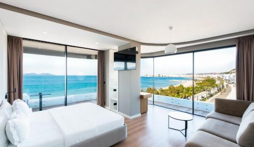 Family Room with Sea View