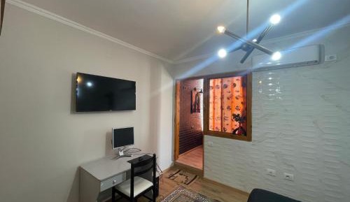 Three-Bedroom Apartment with Mountain View