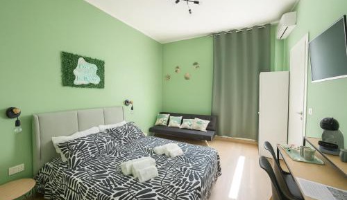 Deluxe Room (2 Adults + 1 Child)