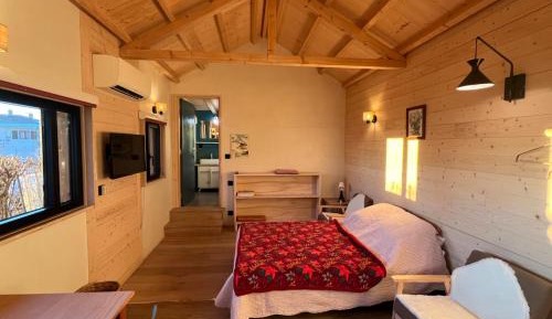 Superior One-Bedroom Apartment