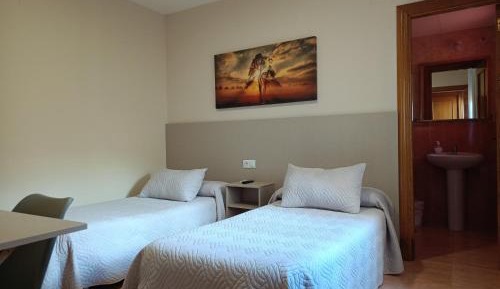 Twin Room with Private Bathroom