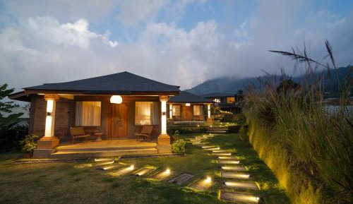 Deluxe Double or Twin Room with Lake View