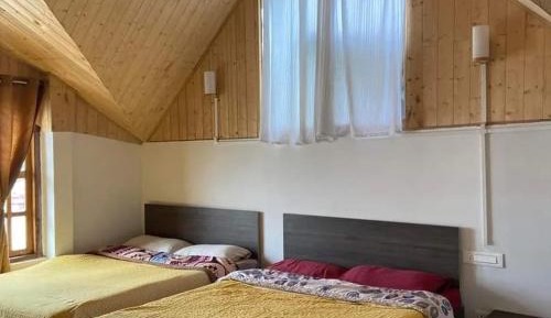 Deluxe Double or Twin Room with Mountain View