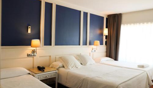 Triple Room with City View