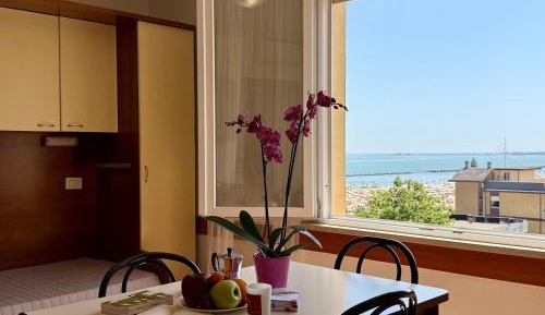 One-Bedroom Apartment with Balcony
