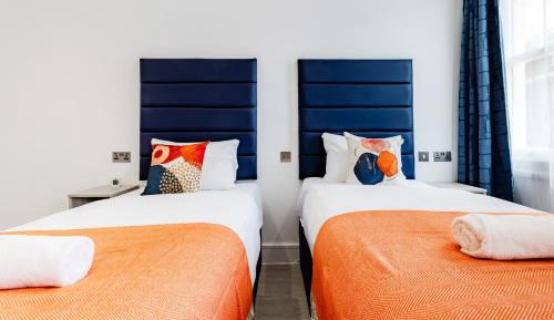Twin Room with Shower