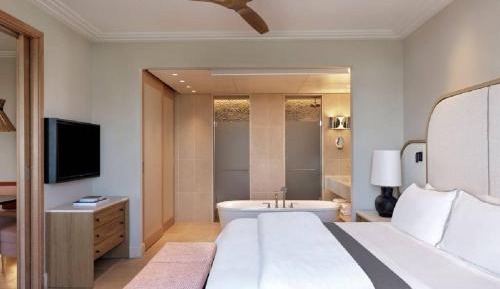 Family Suite Garden View, 1 Bedroom Suite, 1 King, Sofa bed