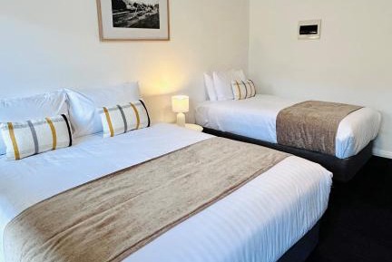 Queen Twin Room