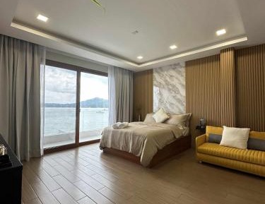 Queen Room with Balcony