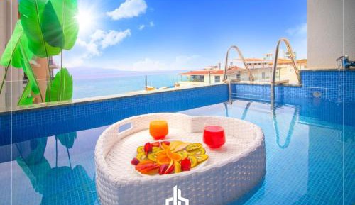 Suite with Swimming Pool