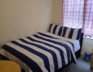 Double Room 2 with Shared Bathroom