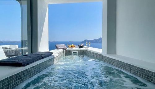 Deluxe Suite with Spa Bath