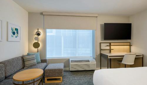 One-Bedroom Studio Suite with Queen Bed and Sofa Bed