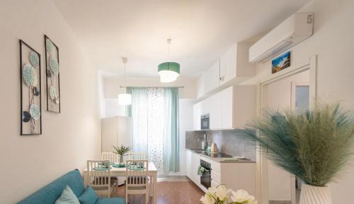 Two-Bedroom Deluxe Apartment with Balcony