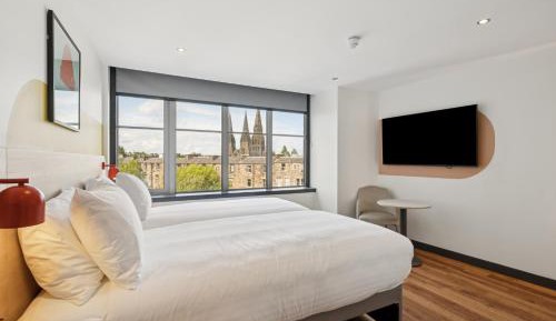 Standard Room with Two Single Beds - Accessible