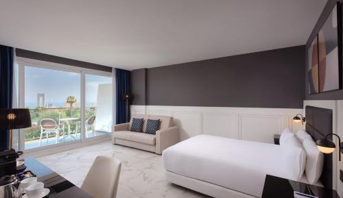 Premium Queen Room with Sofa Bed, Balcony and Sea View