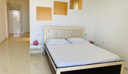 One-Bedroom Apartment - Sea Side