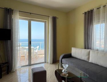 One-Bedroom Apartment - Sea Side