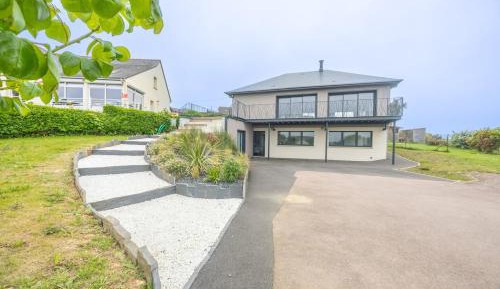 Villa with Sea View