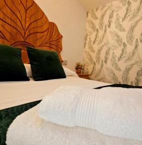 Single Room with Private Bathroom