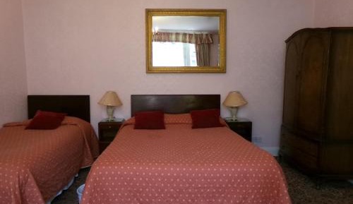 Triple Room with Shared Bathroom