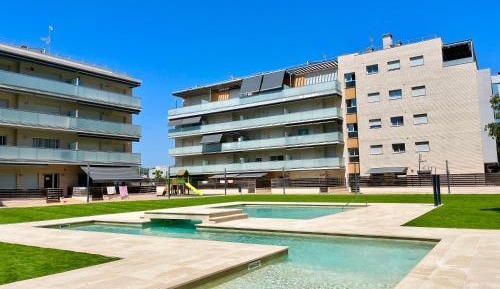 Apartment with Pool View 