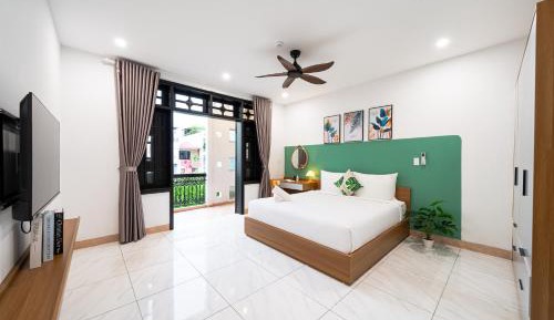 Deluxe One-Bedroom Apartment with City View