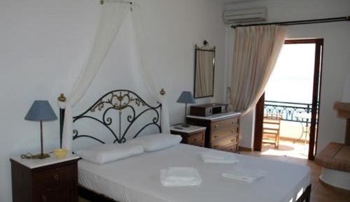 Double or Twin Room with Sea View