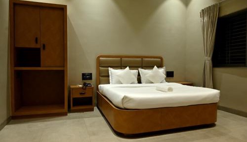Suite with Garden View