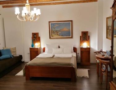 King Studio with Sofa Bed