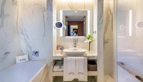 Premium King Room with Balcony