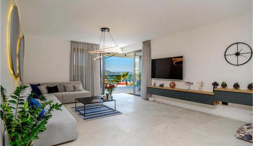 Four-Bedroom Holiday Home