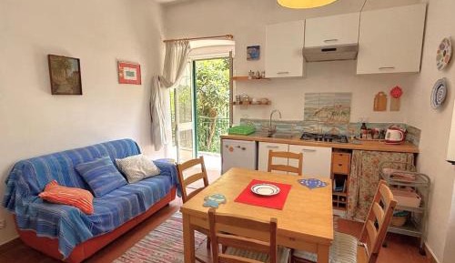 Apartment with Garden View