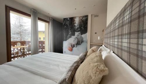 Double or Twin Room with Mountain View