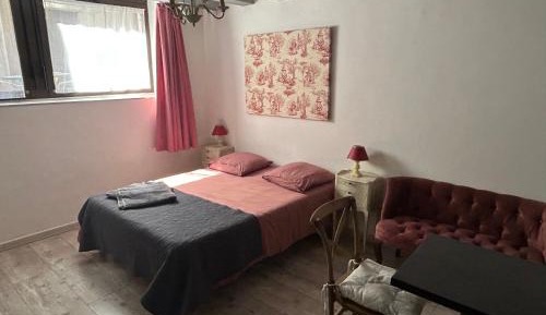 Studio (2 Adults)