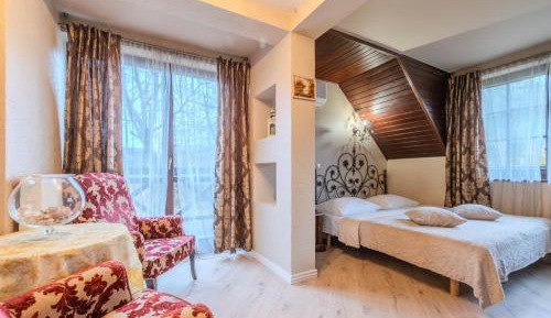 Deluxe Queen Room
