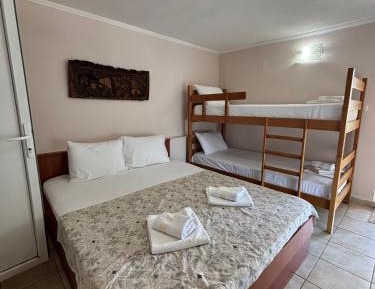 Apartment with Lake View