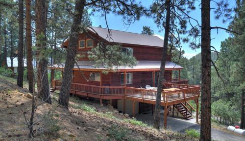 Three-Bedroom Holiday Home 