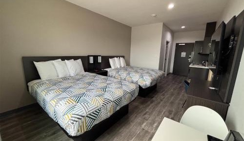 Queen Room with Two Queen Beds - Non-Smoking