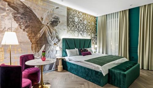 One-Bedroom Deluxe Apartment