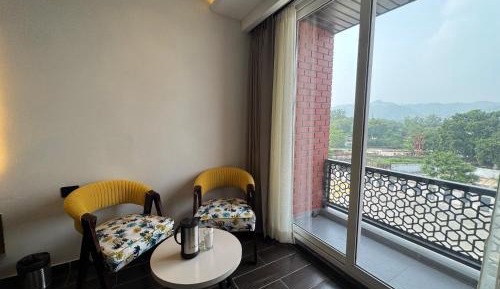 Room #1473675102
