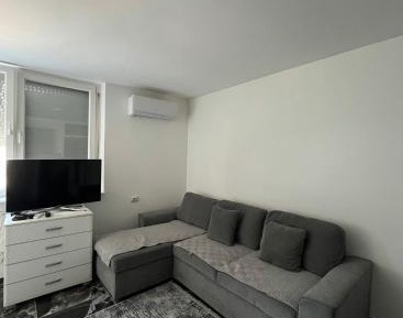 Room #1473636201
