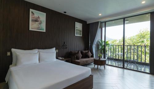 Deluxe Double Room with Balcony